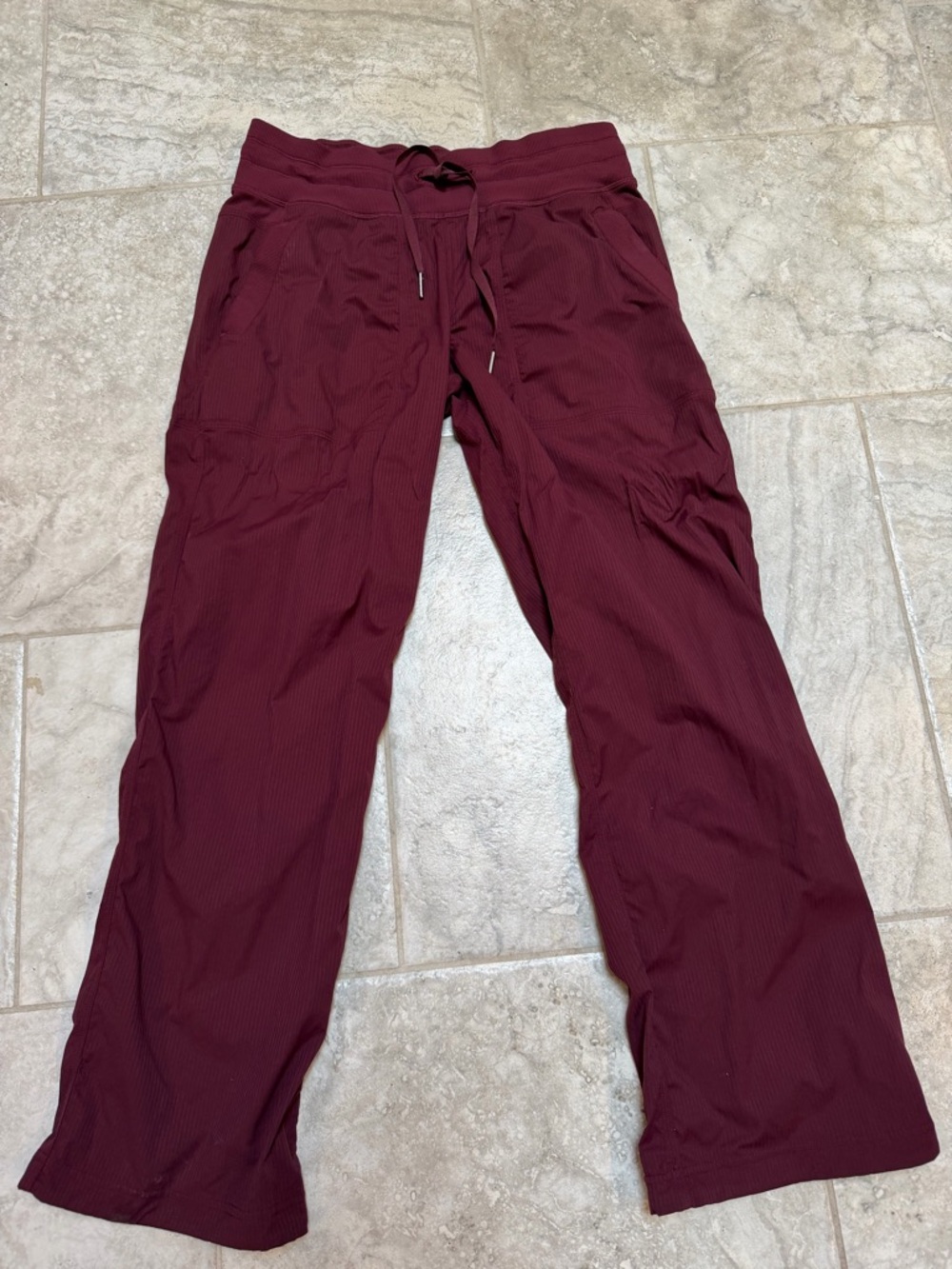 lululemon athletica dance studio mid rise pant in Burgundy size 8 short